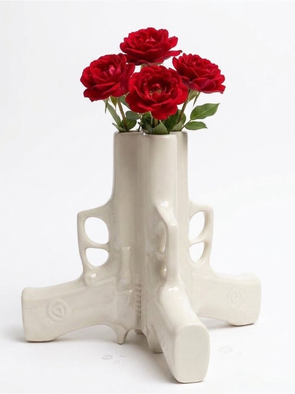 Unique “Guns and Roses” suckUK Triple Pistol Flower Vase